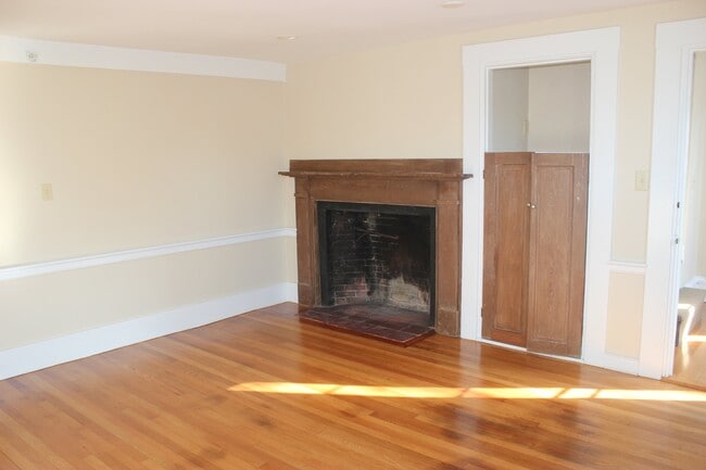 Building Photo - 1 Ford Pl