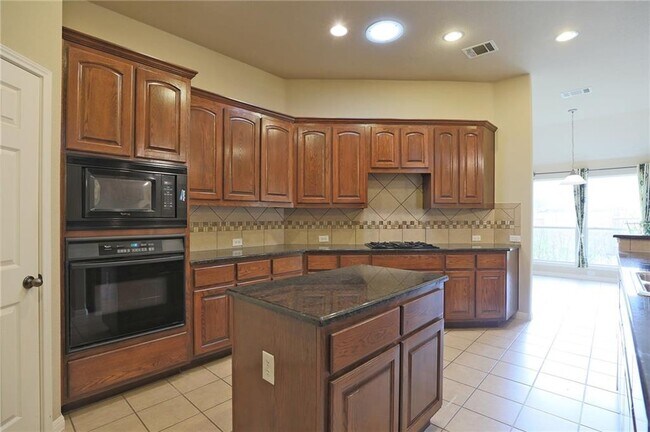 Building Photo - 16309 Wynstone Ln