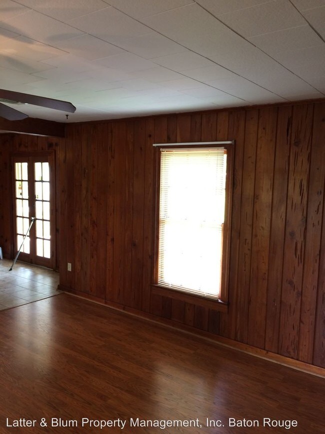 Building Photo - 4966 Bluebonnet Rd