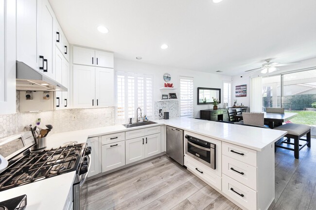 Building Photo - 3 Bedroom Home in Eastlake Greens!