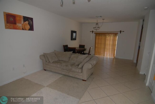 Building Photo - 7644 E Stonecreek Cir
