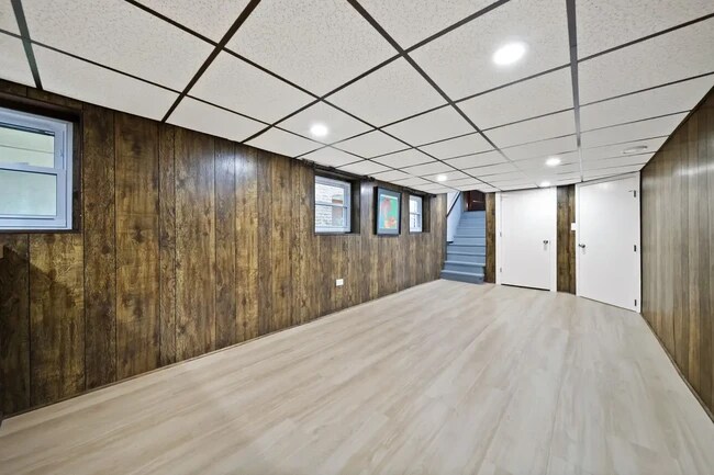 Foto del edificio - 4825 W George St