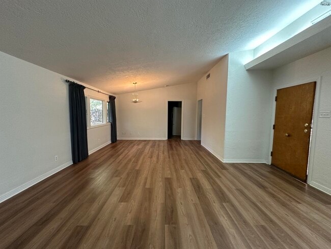 Building Photo - 2400 Martin St