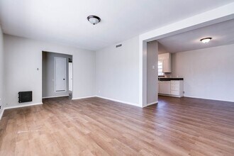 Building Photo - 1425 Austin St