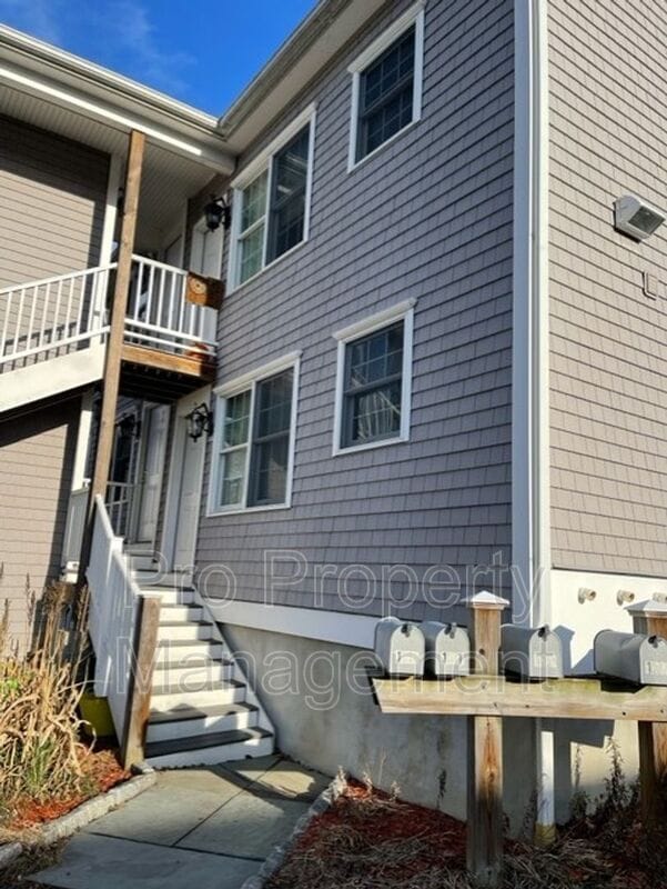 Building Photo - 129 Railroad St