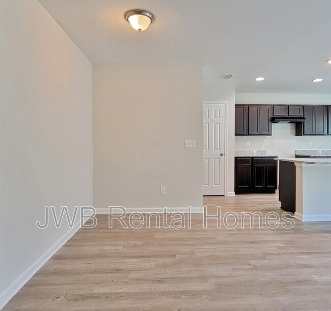 Foto del edificio - 8566 Cheryl Ann Ln