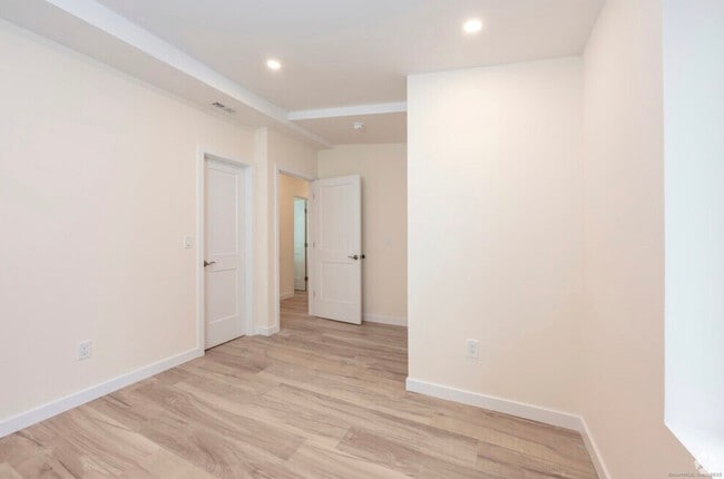 Foto del edificio - 141 Bridge St