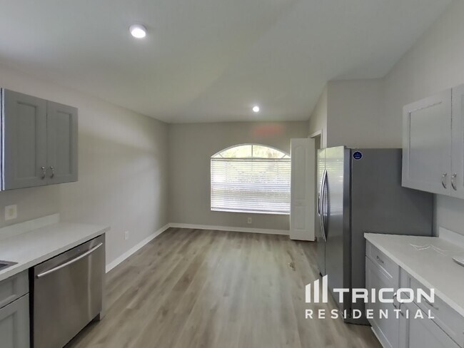 Foto del edificio - 3455 Clover Blossom Cir