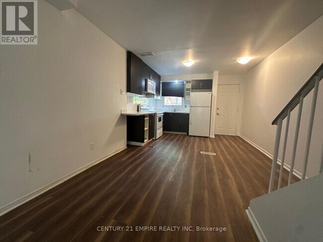 Photo du bâtiment - 66-66 Boultbee Ave