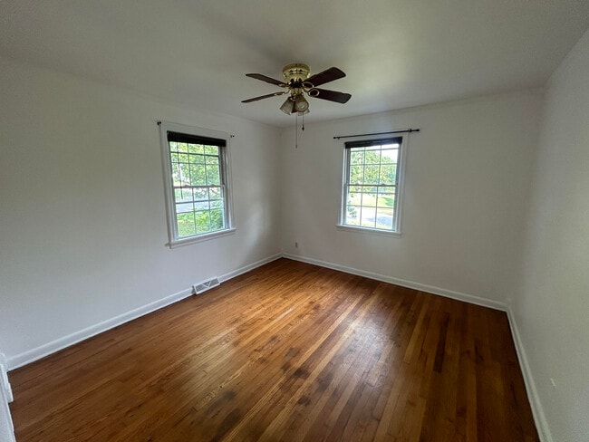 Foto del edificio - 4901 Myrtle St
