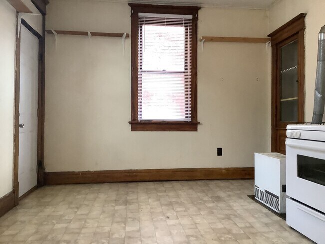 Foto del edificio - 503-503 McLane Ave