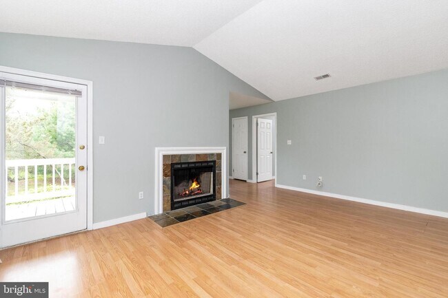 Foto del edificio - 526 Cedar Hollow Dr