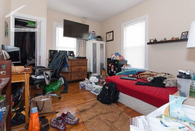Building Photo - 52 Falkland St #1A Boston MA 02135