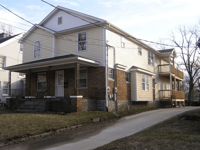 Foto del edificio - 128 Waller Ave