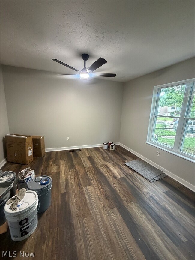 Building Photo - 9409 Manor Ave