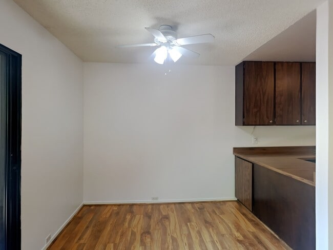 Building Photo - 639 Woodside Sierra