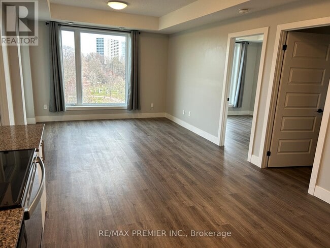 Building Photo - 107 Roger St