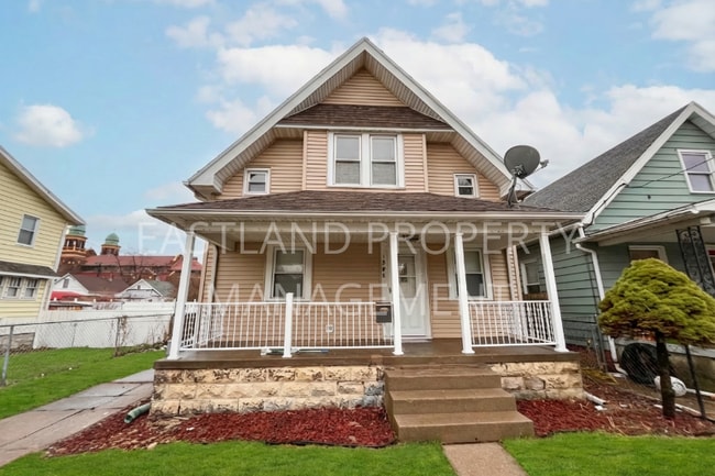 Building Photo - 1966 Burr St