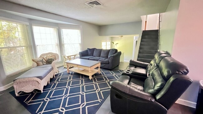 Living room - 2025 S Ocean Dr