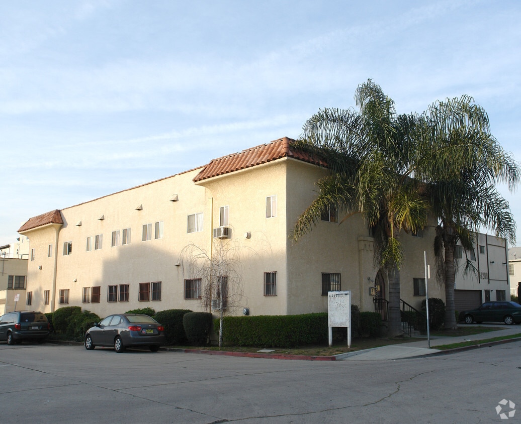Primary Photo - 11202 Morrison St
