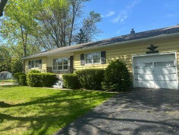 Primary Photo - 5 Blue Creek Ln
