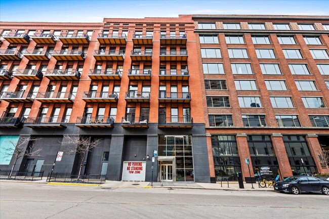 Foto del edificio - 616 W Fulton St