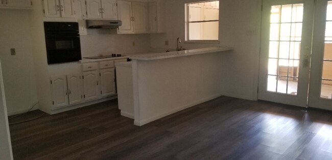 Foto del edificio - 226 E Quill Dr