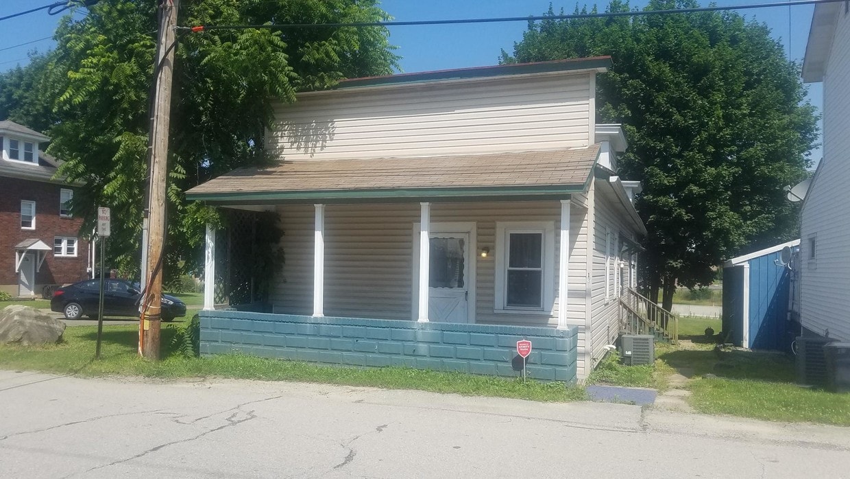 131 E PA Ave APT A - 131 E Pennsylvania Ave