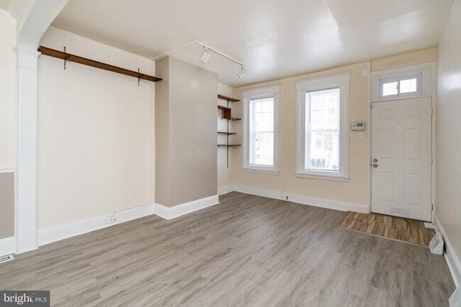 Building Photo - 1236 S 26th St