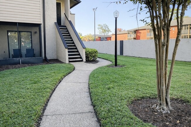 Foto del edificio - 2918 Antique Oaks Cir