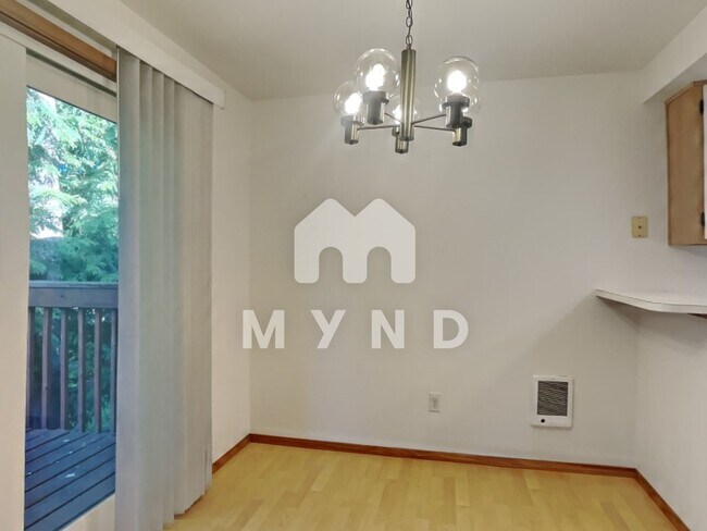 Building Photo - 1408 NE 72nd St Unit 2