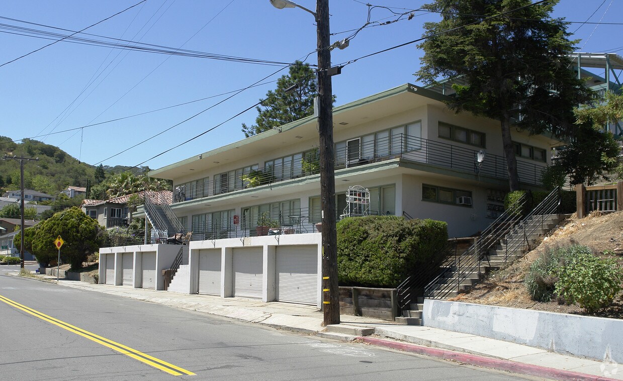 Building Photo - 221 Escobar St
