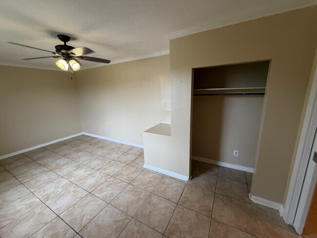 Foto del edificio - 3344 Soutel Dr