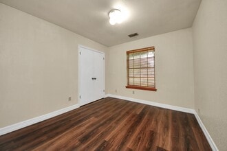 Building Photo - 8407 Kirchner Rd