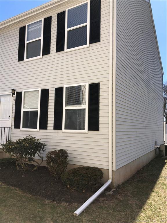 Building Photo - 7 Pepperbush Ln