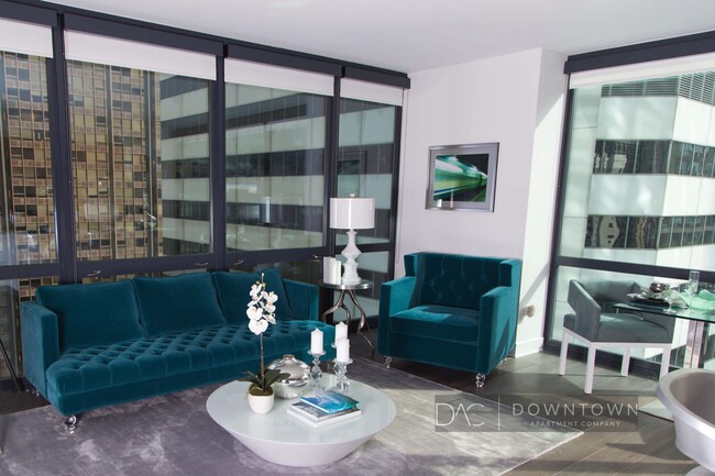 Building Photo - 75 E Lake St