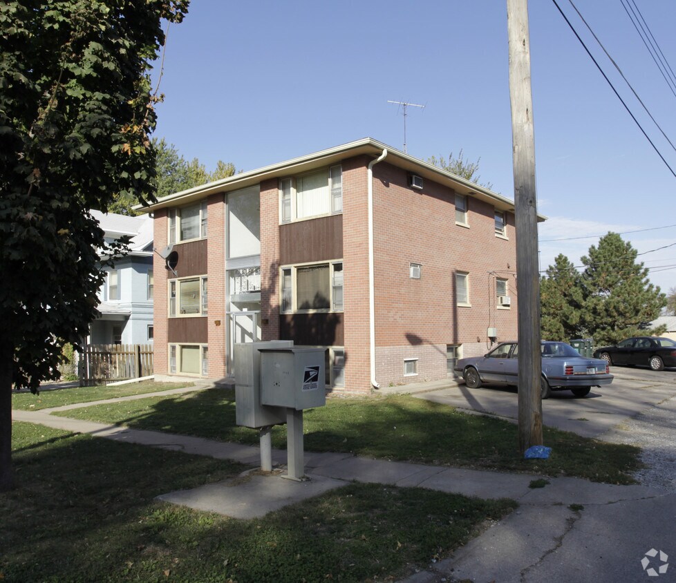 Primary Photo - 4912 Cleveland Ave