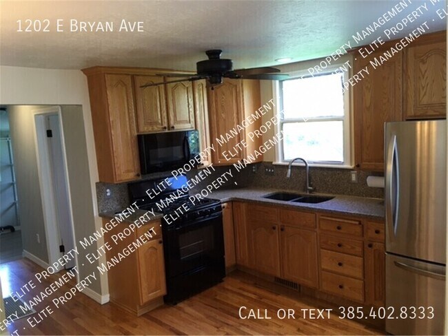 Foto del edificio - 1202 Bryan Ave