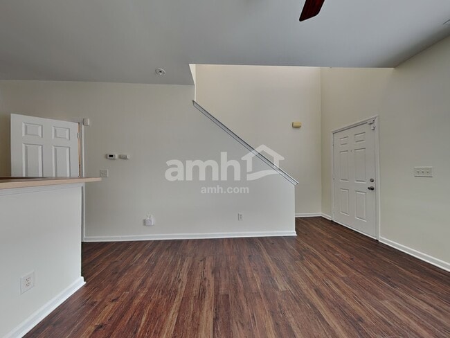 Foto del edificio - 15730 Lakepoint Forest Dr