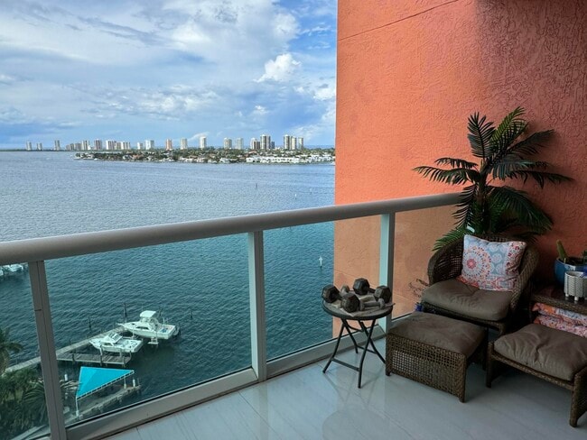 Foto del edificio - 2650 Lake Shore Dr