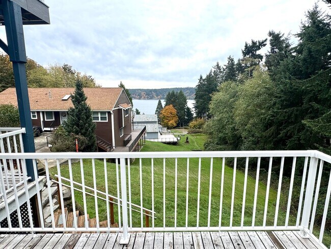 Foto del edificio - 2-Bed 2 bath Gig Harbor Retreat w/ Sauna & Beach Access