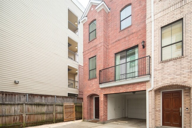 Building Photo - 202 McGowen St