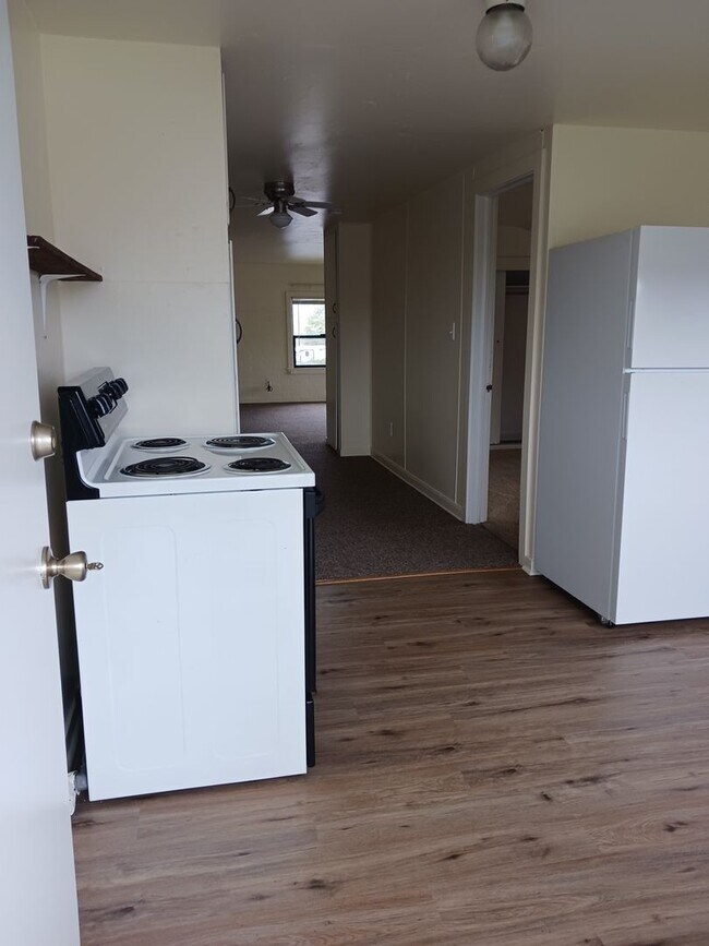 Building Photo - Nice Small Home