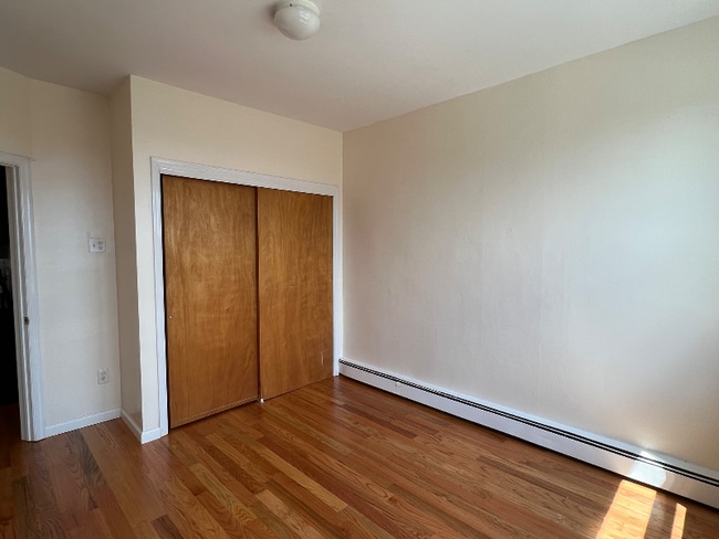 Building Photo - 1007 Avenue C