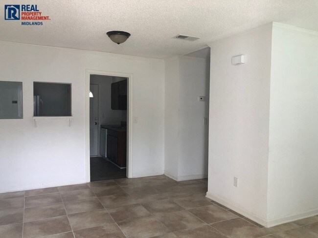 Foto del edificio - 320 S Beltline Blvd