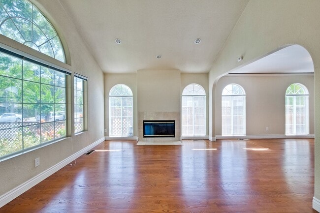 Foto del edificio - Gorgeous Willow Glen Two Story Home Availa...