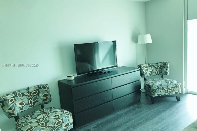 Foto del edificio - 253 NE 2nd St