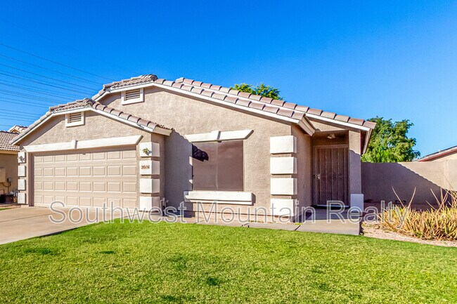 Building Photo - 2016 E Catclaw St