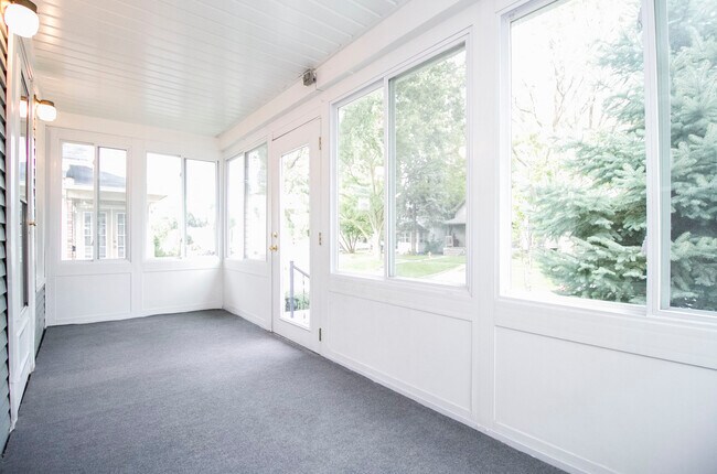 Building Photo - 4235 Vermaas Ave