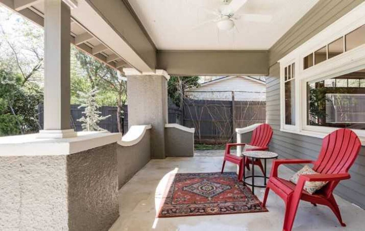 Foto principal - Stunningly Remodeled 3-Bedroom Home in the...